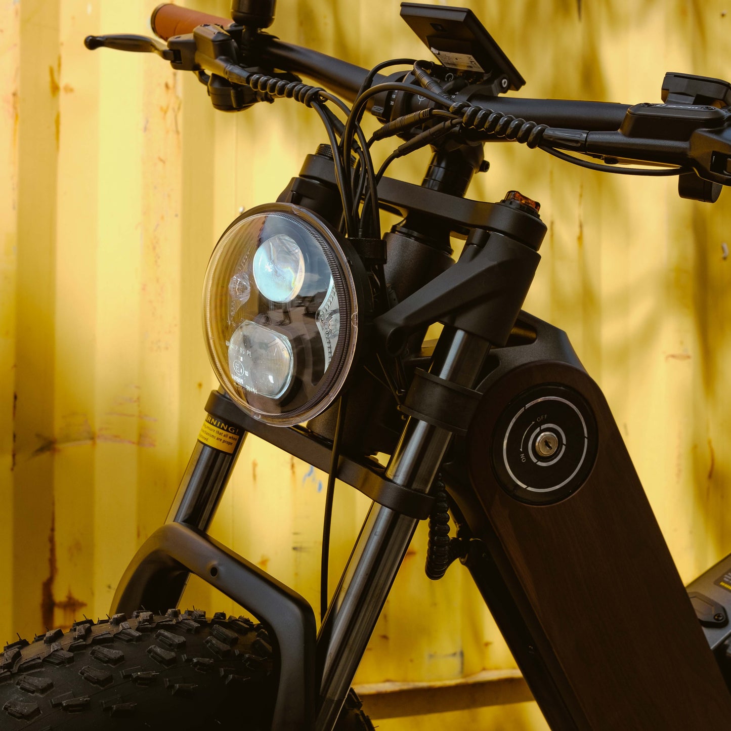 Benzina Zero Area51 electric bike large circle LED headlight