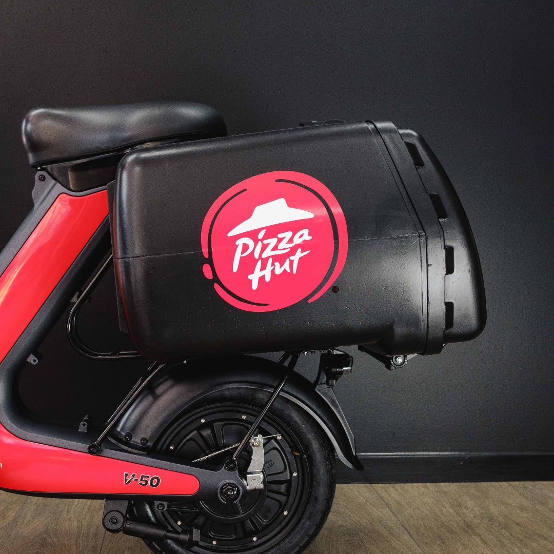 lockable storage box electric scooter bike. waterproof. black. Benzina Zero. simple. easy.