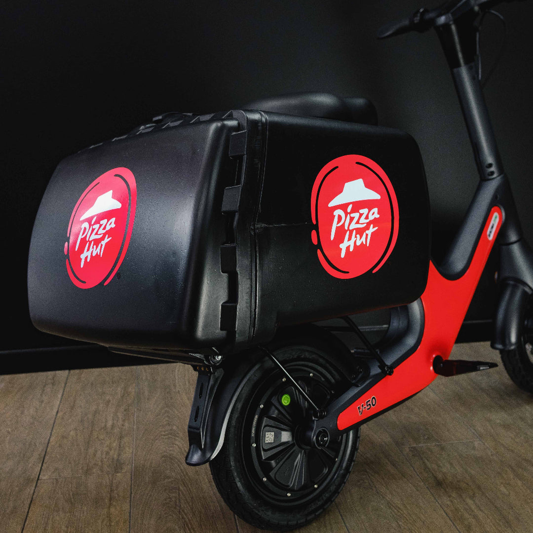 lockable storage box electric scooter bike. waterproof. black. Benzina Zero. simple. easy.