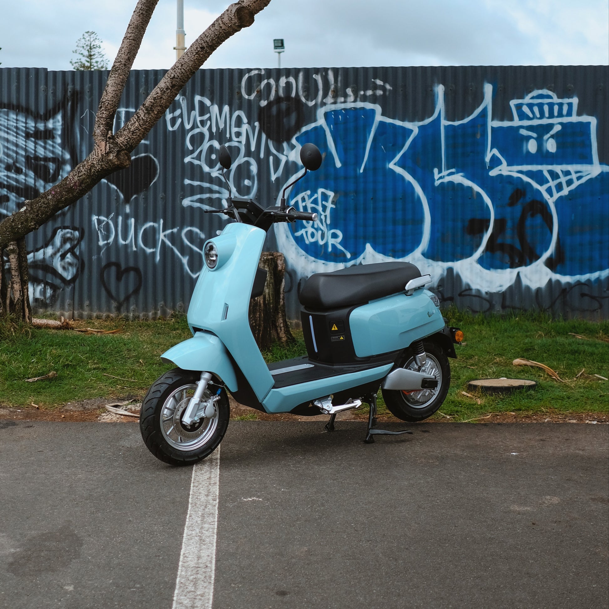 Benzina Zero Vasto electric scooter moped