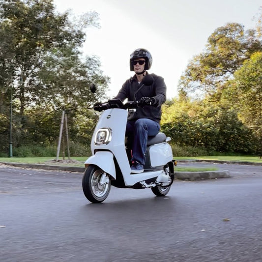Performance Comparison: The Benzina Zero City vs 50CC Petrol Mopeds