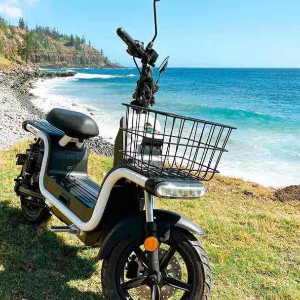 Benzina Zero electric scooter with carry basket.