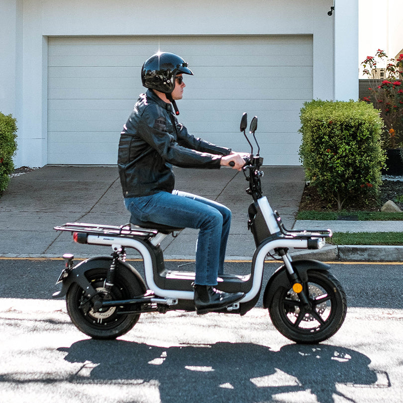 Benzina Zero duo electric scooter moped in 4 colours