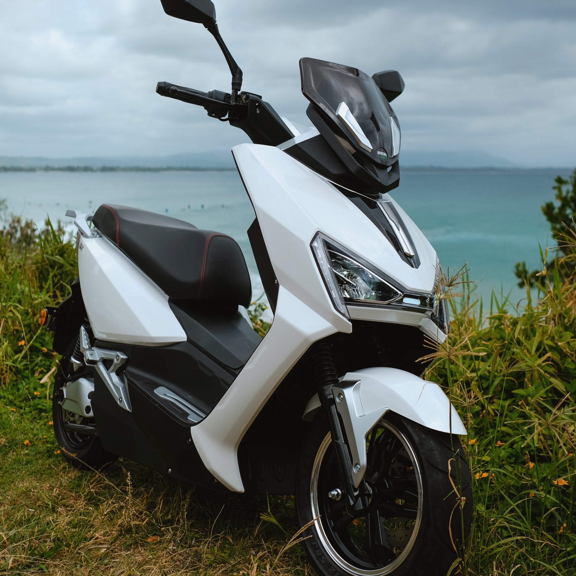Benzina Zero sport electric scooter