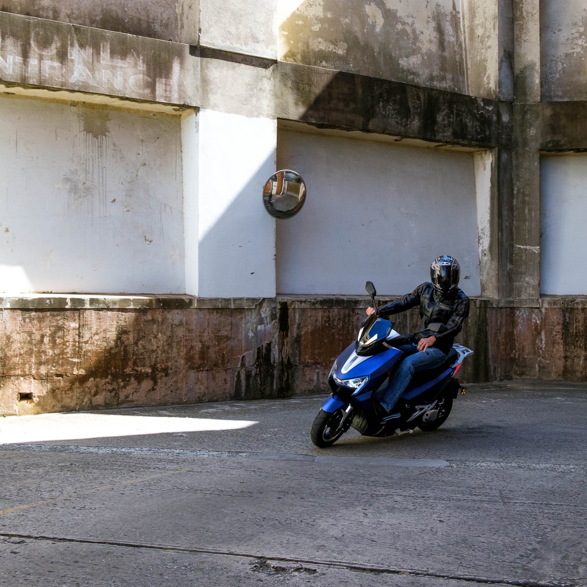 Benzina Zero sport electric scooter