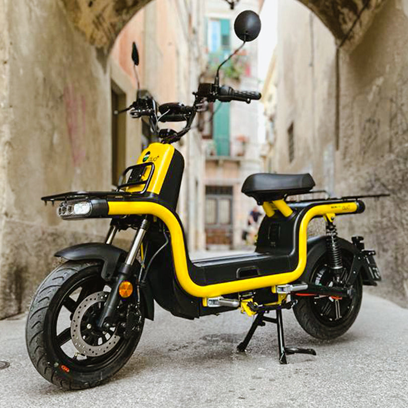Benzina Zero duo electric scooter moped in 4 colours